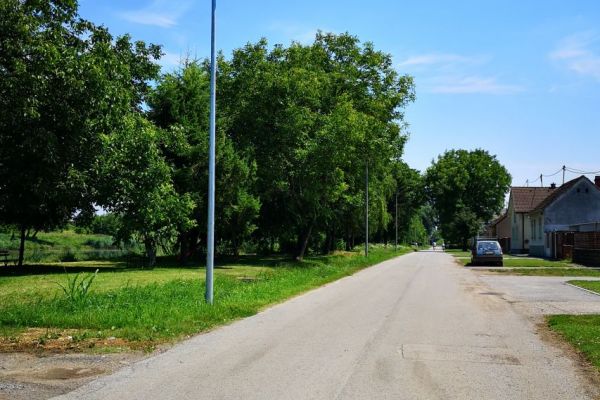 Javna rasvjeta ulice Josipa Lovretića, Vinkovci
