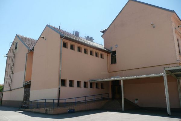 Osnovna škola Josipa Kozarca, Vinkovci